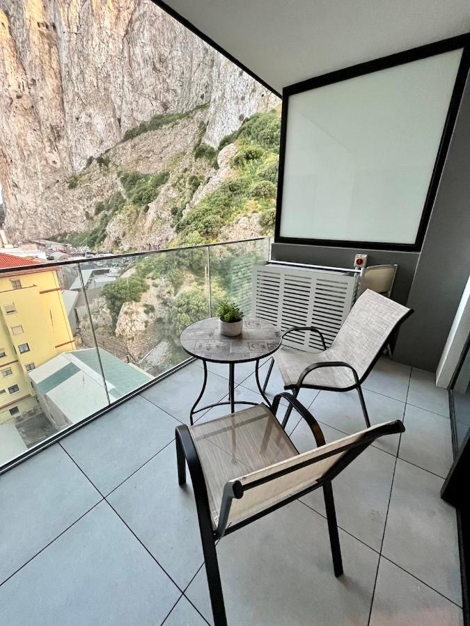 Modern Apartment With Spa And Pool 直布罗陀 外观 照片