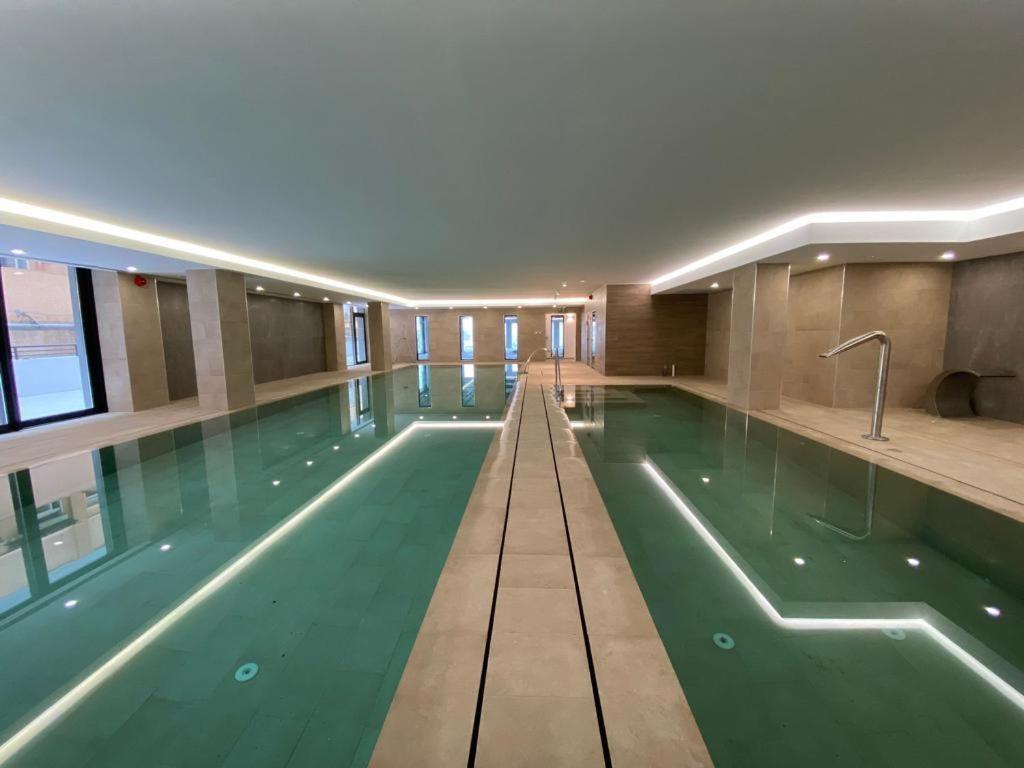 Modern Apartment With Spa And Pool 直布罗陀 外观 照片